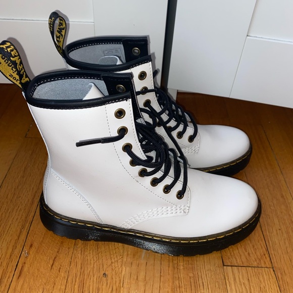 white Dr. Martins boots - Picture 2 of 5